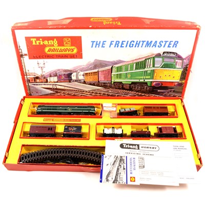 Lot 87 - Tri-ang OO gauge railway set, other accessories and track