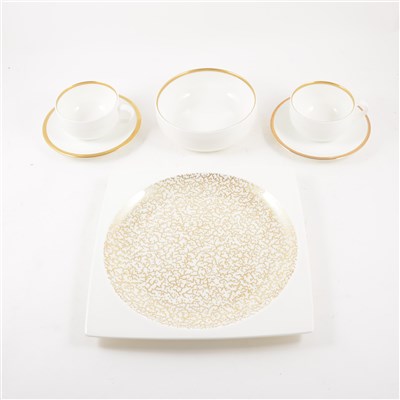 Lot 77 - Wedgwood bone china table service Plato Gold