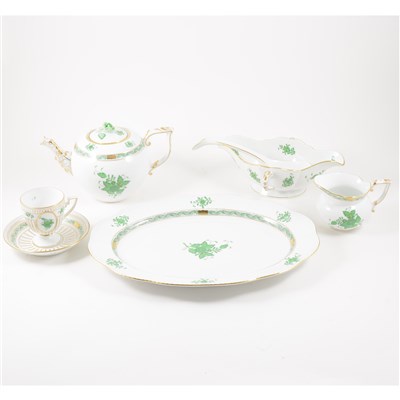 Lot 65 - Herend porcelain table service, Chinese Bouquet Green