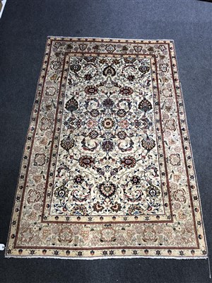 Lot 443 - A Kashan rug