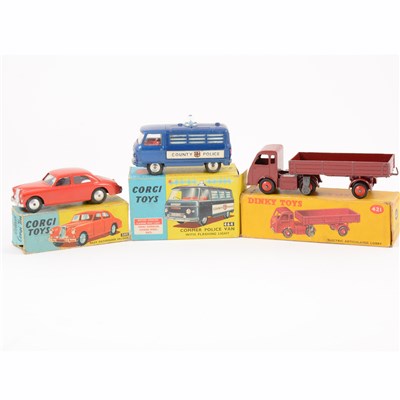 Lot 162 - Corgi Toys 205, 464, Dinky 421, all in worn boxes (3).