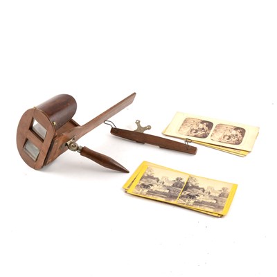 Lot 156 - Stereoscopic viewer and cards