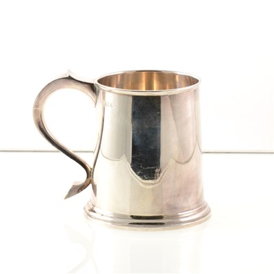 Lot 216 - A silver tankard by C J Vander Ltd, Sheffield 1966, 11cm high, weight approx. 13.7oz.