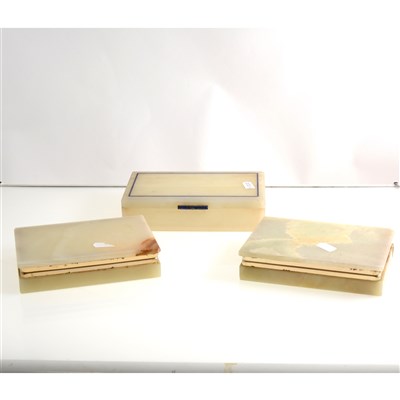 Lot 168 - Quantity of onyx desk top pieces, including a cigarette box, (a lot)