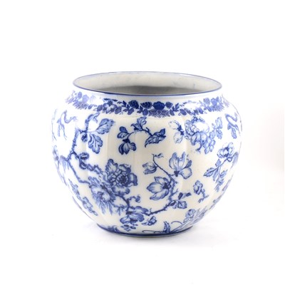 Lot 71 - A Wedgwood earthenware jardinière, Swallow pattern
