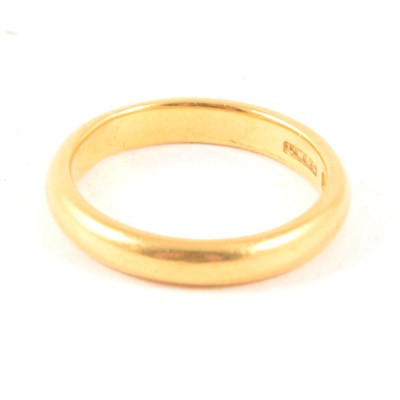 Lot 223 - A 22 carat gold wedding band, 3mm wide D shape, approximate weight 4.8gms, ring size L.