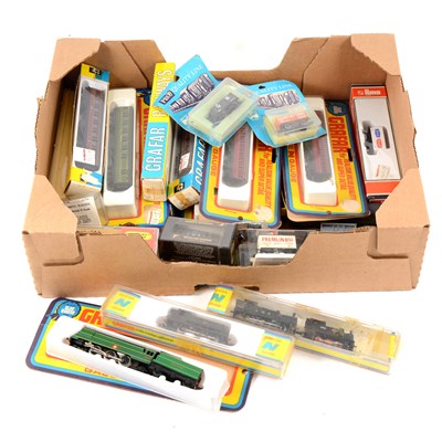 Lot 34 - N gauge model railways, including four engines, some by Grafar.
