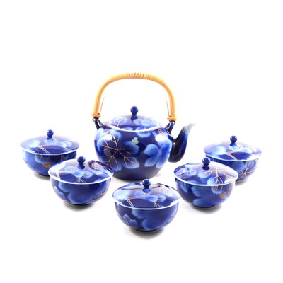 Lot 66 - Assorted Asian ceramics and tablewares, and a Doulton tea-for-two