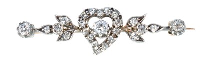Lot 169 - A diamond set sweetheart brooch