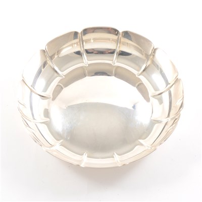 Lot 128 - Irish silver strawberry dish, Alright & Marshall, Dublin 2000