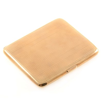 Lot 280 - A 9 carat yellow gold cigarette case, 67.2gms