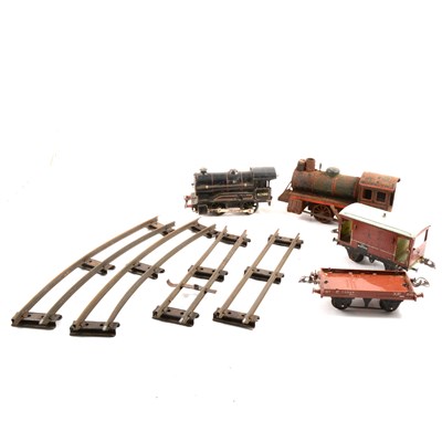 Lot 135 - Hornby O Gauge clockwork train set, 'Tank Goods Set, No.40', and other accessories.