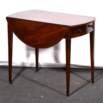 Lot 460 - A George III mahogany Pembroke table