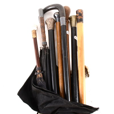 Lot 218 - Edwardian turned wood walking cane
