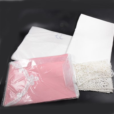 Lot 144 - A quantity of table linen