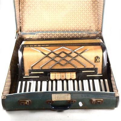 Lot 105 - A Honher Vitruola III piano accordion, ...