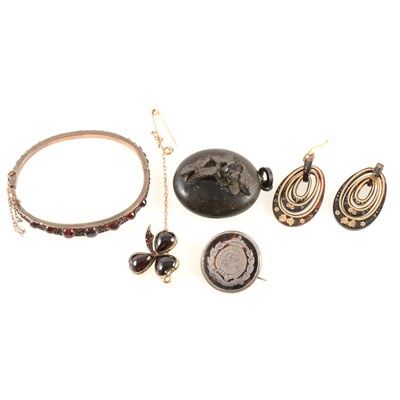 Lot 348 - A collection of garnet and tortoiseshell jewellery.
