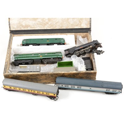 Lot 20 - OO gauge model railways; mostly Tri-ang and Hornby trains