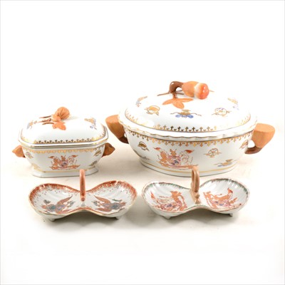 Lot 95 - A modern Chinese armorial table service, some pieces featuring the Royal Arms