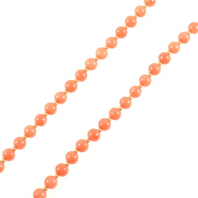 Lot 331 - A coral bead necklace.