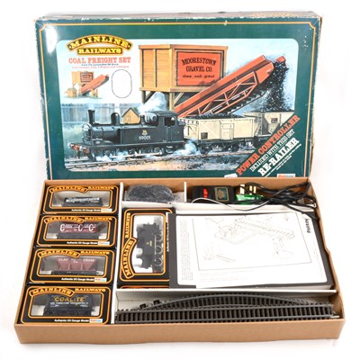 Lot 27 - HO & OO gauge scale model construction kits mostly by Airfix
