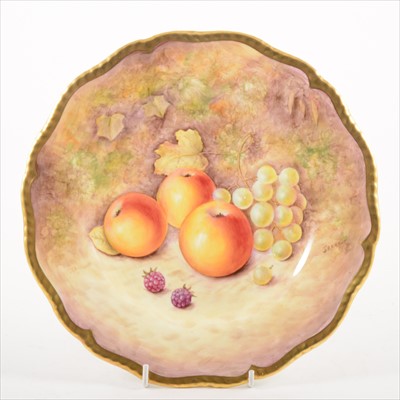 Lot 511 - A Royal Worcester cabinet plate