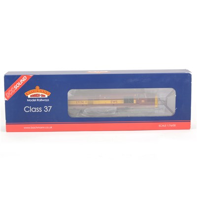 Lot 30 - Bachmann OO gauge model railway locomotive; 32-786 Class 37, DCC sound fitted.