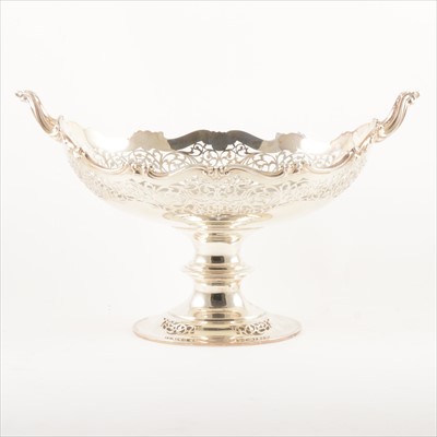 Lot 629 - Silver pedestal dessert comport, Peace & Sons, Sheffield 1916