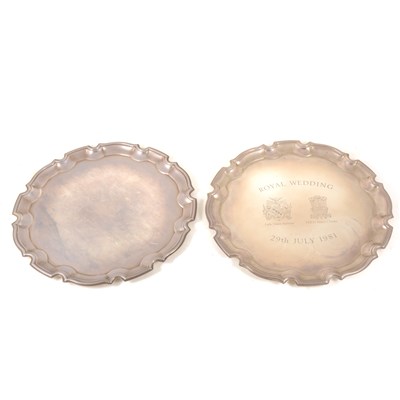 Lot 124 - Two silver circular trays, M & Co, Birmingham 1981