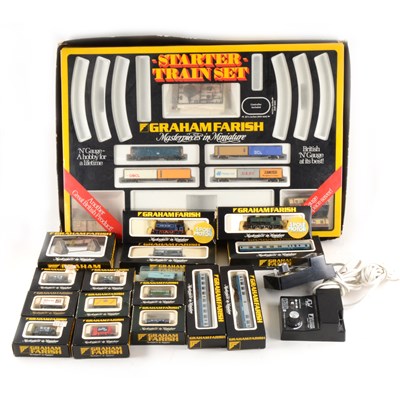 Lot 73 - N gauge model railways; a collection to include two steam engines, diesel engine, wagons and passenger coaches, mostly boxed.