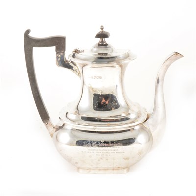 Lot 122 - A silver coffee pot, by Walker & Hall, Sheffield 1931, ...