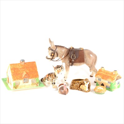 Lot 58 - Assorted decorative ceramics