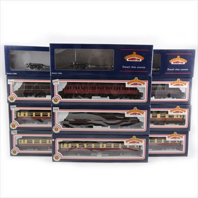 Lot 92 - Thirteen Bachmann OO gague passenger coaches and wagon, all boxed.