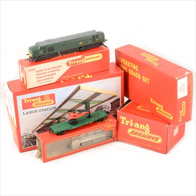 Lot 83 - OO gauge model railways; a collection of mostly Tri-and Hornby, including R751 Co-Co type 3 diesel locomotive, passenger coaches etc.