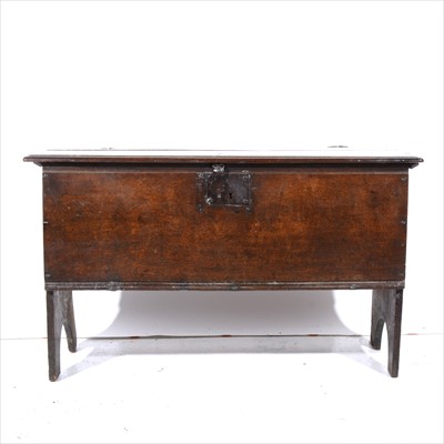 Lot 362 - A boarded oak coffer, early 18th Century
