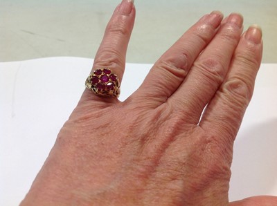 Lot 28 - A vintage ruby cluster ring.