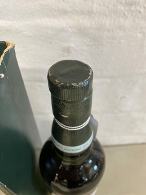 Lot 303 - LAPHROAIG - VINTAGE 1976 - single Isle malt whisky, numbered 2796 of 5400