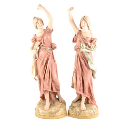 Lot 64 - Five Lladro figurines