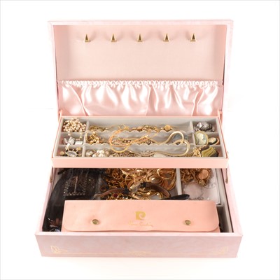 Lot 222 - A large quantity of mainly modern costume jewellery, beads, brooches, rings.