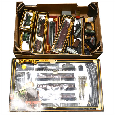 Lot 86A - Mainline OO gauge model railways; a good collection including 'Royal Scot' BR Express Passenger set, eight other boxed locomotives