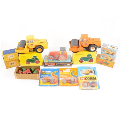 Lot 156 - Die-cast models and vehicles; one tray including Dinky Toys no.414 Rear Tipping Wagon, boxed, (x2) Budgie 701 Avling Barford road rollers etc.
