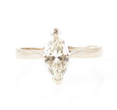 Lot 5 - A diamond solitaire ring