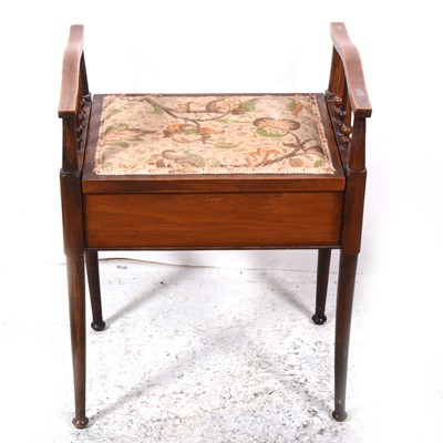 Lot 26 - An Edwardian walnut piano stool