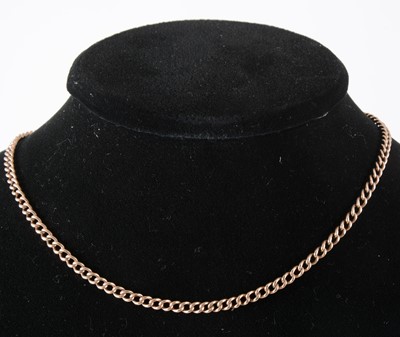 Lot 118 - A rose metal 4mm gauge solid curb link chain