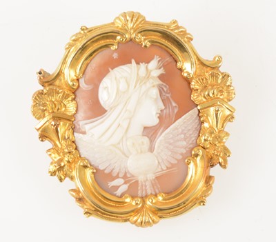Lot 97 - A shell cameo brooch.
