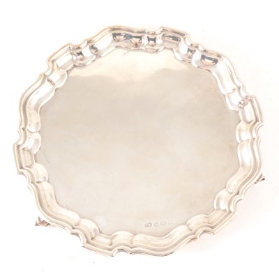 Lot 178 - A circular silver salver by Viner's Ltd, Sheffield 1951