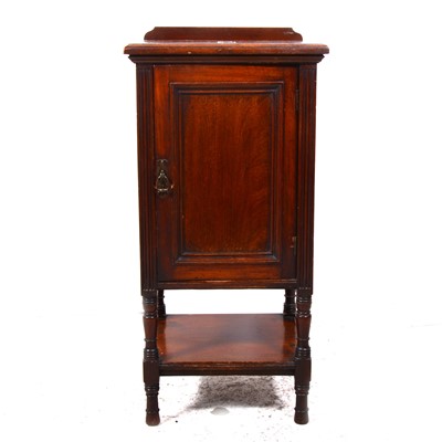 Lot 74 - An Edwardian mahogany bedside table