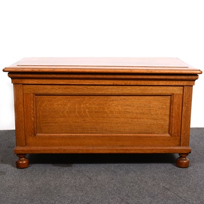 Lot 1562 - Craftsman made oak blanket box, 20th Century