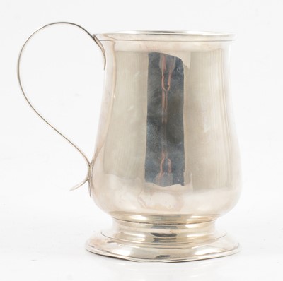 Lot 251 - Silver tankard