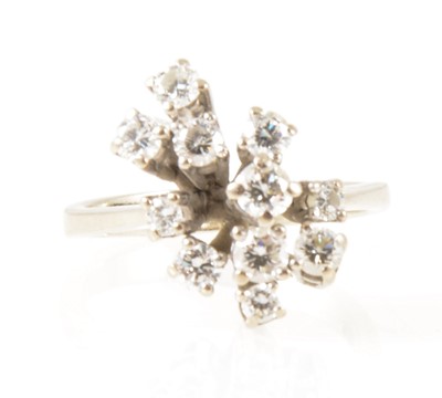 Lot 9 - A modern diamond cluster ring.